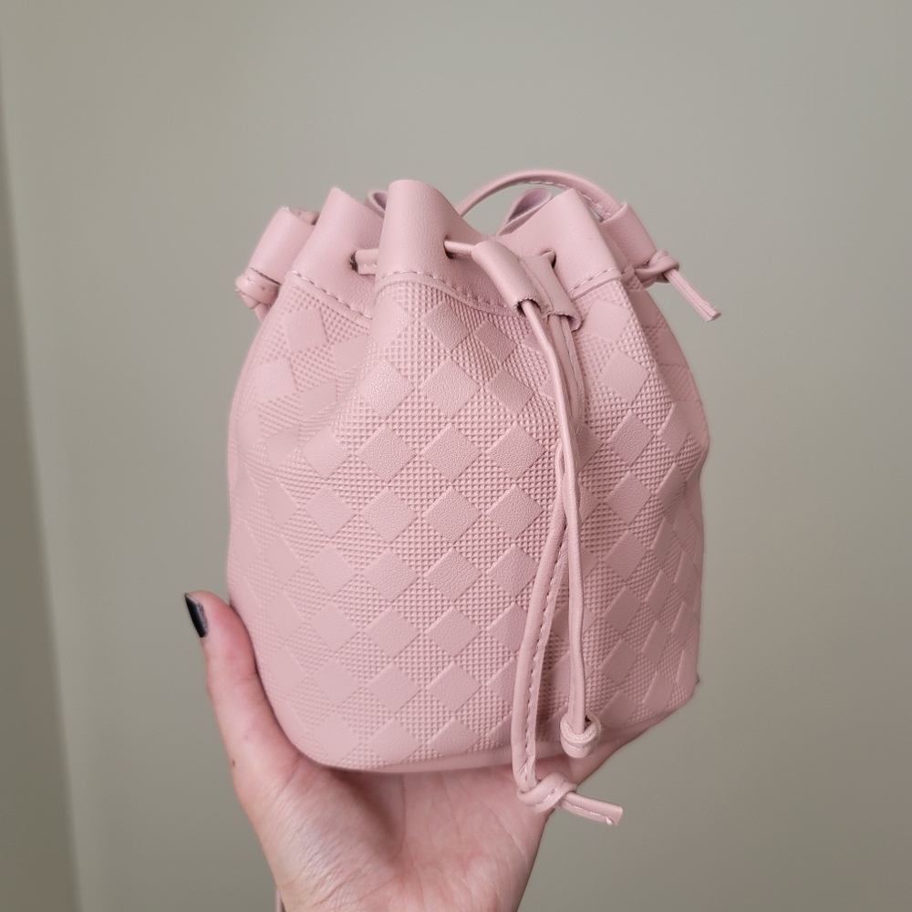 Pink bucket bag